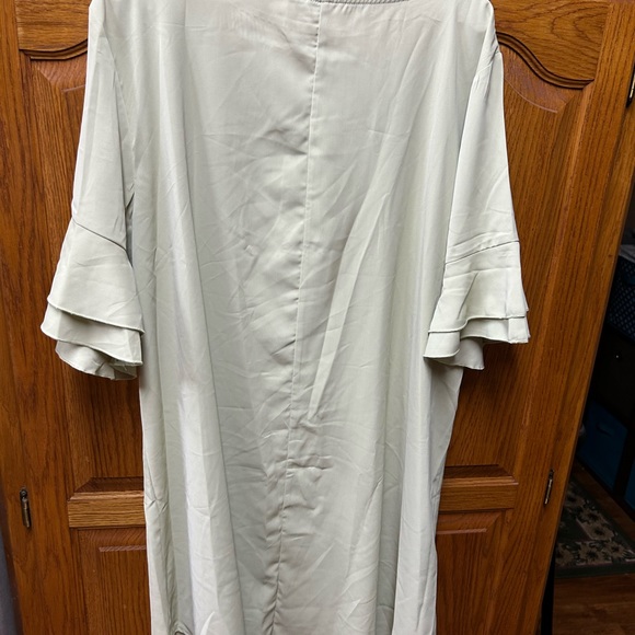 Dress - Picture 6 of 7